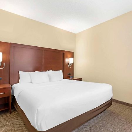 Comfort Suites Сийдър Фолс Екстериор снимка