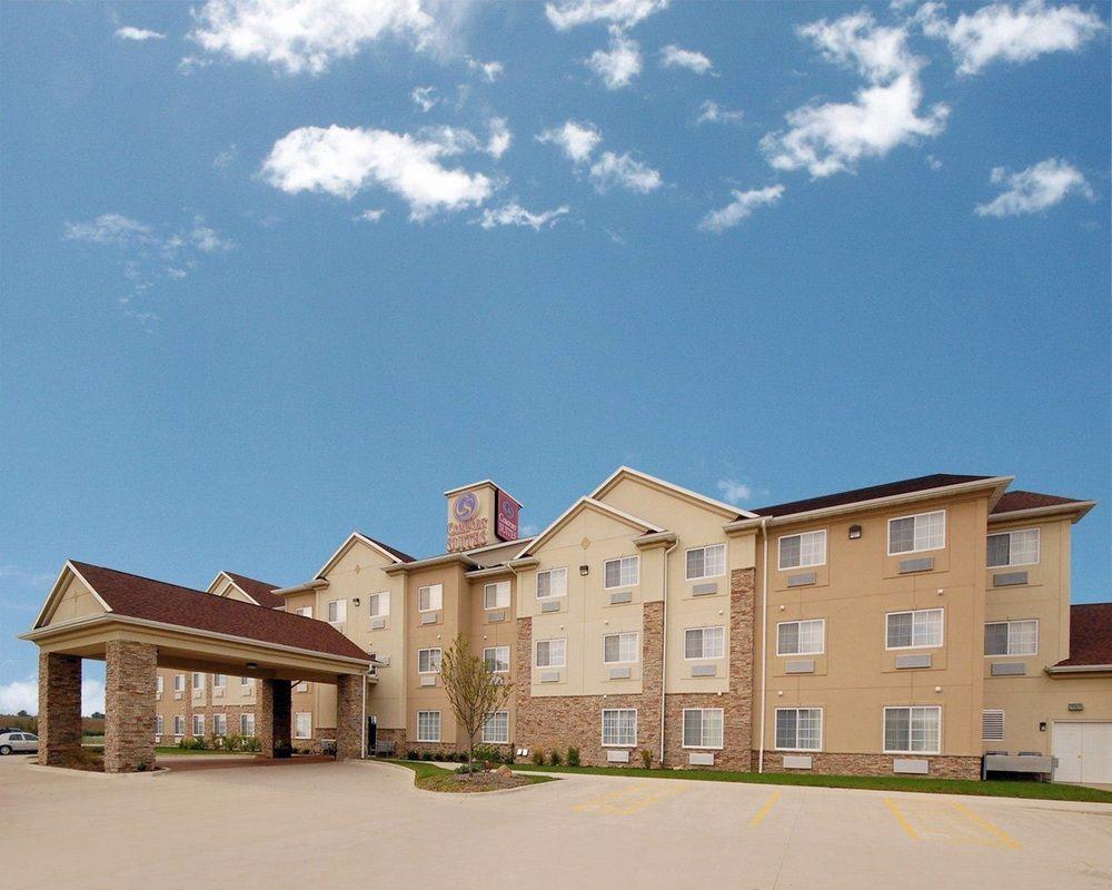 Comfort Suites Сийдър Фолс Екстериор снимка