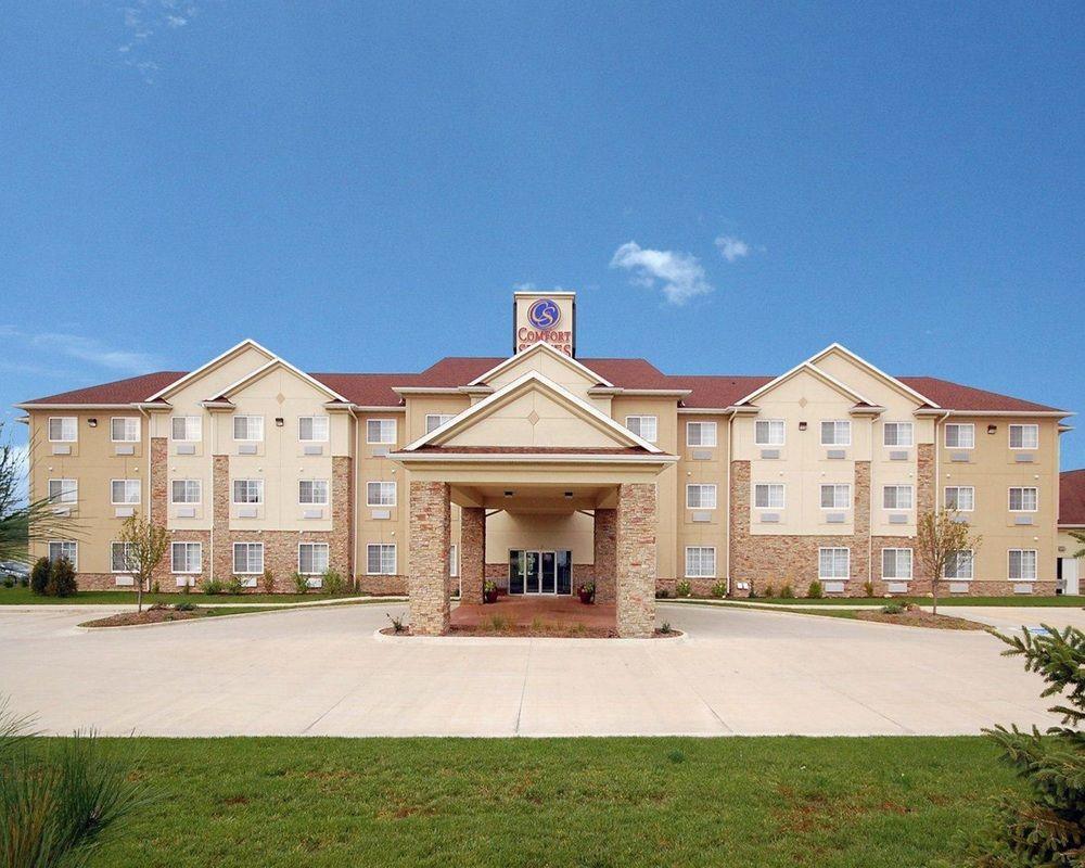 Comfort Suites Сийдър Фолс Екстериор снимка