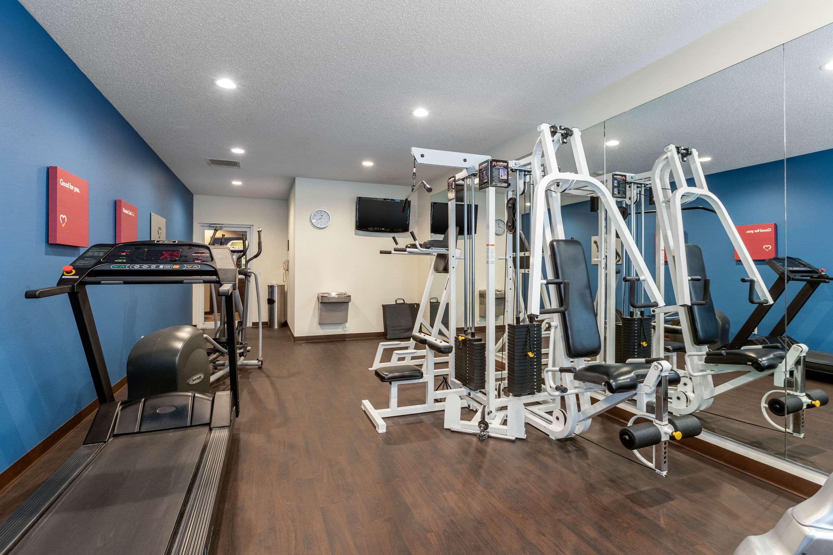 Comfort Suites Сийдър Фолс Екстериор снимка